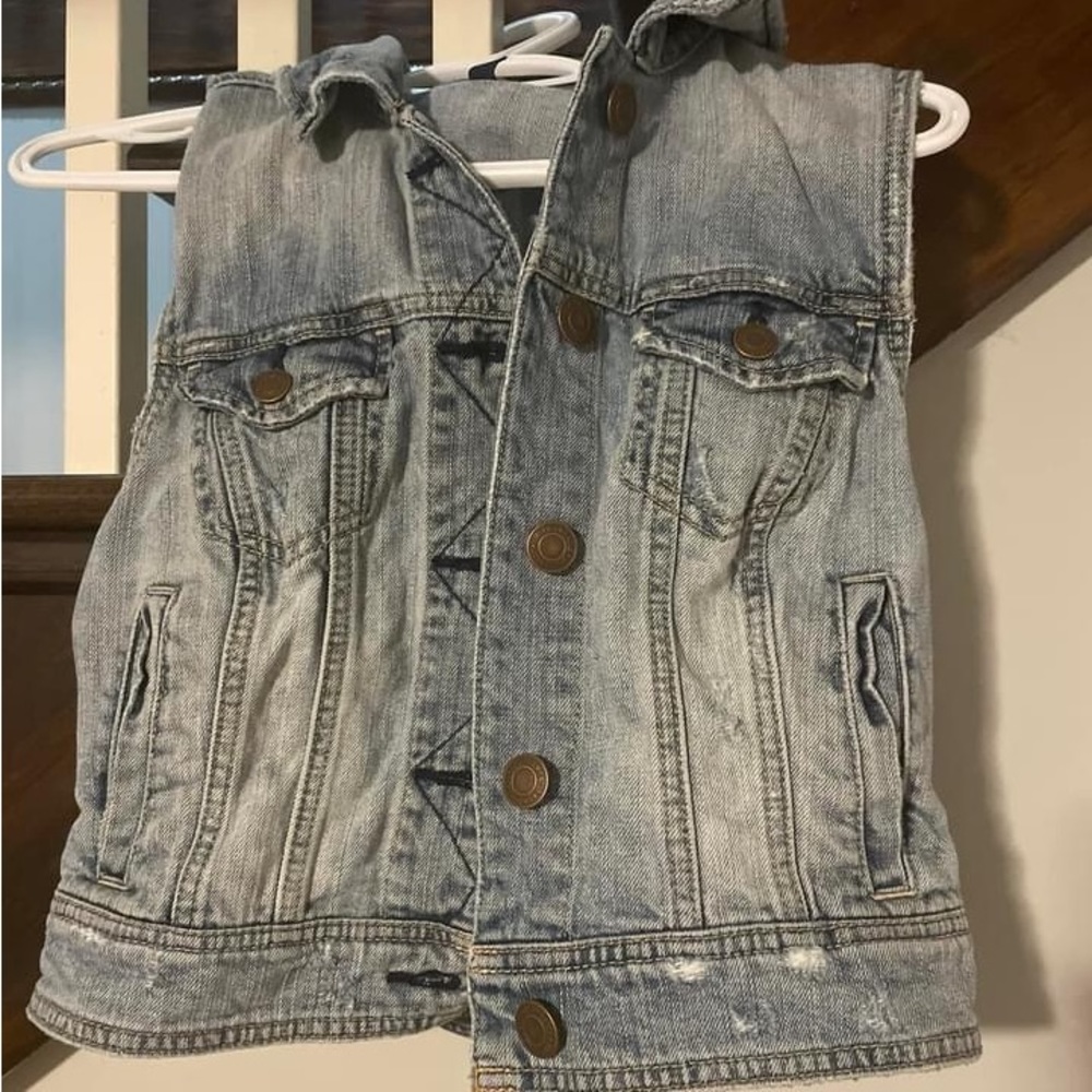 American Eagle Jean vest size small